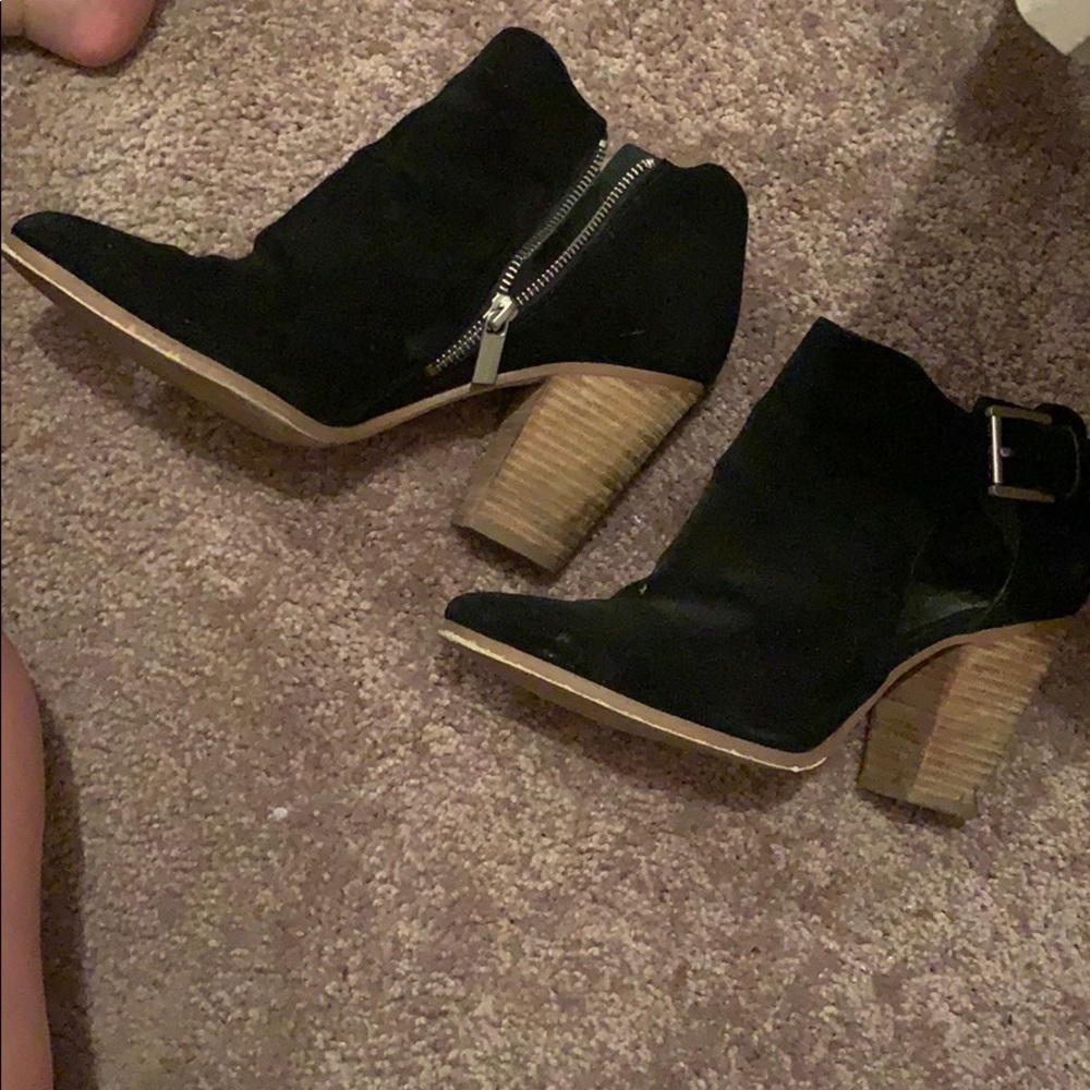 Michael Korda Boots